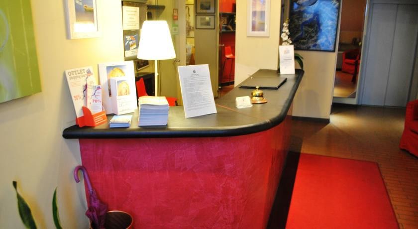 Hotel Il Loggiato Dei Serviti Como Exteriör bild