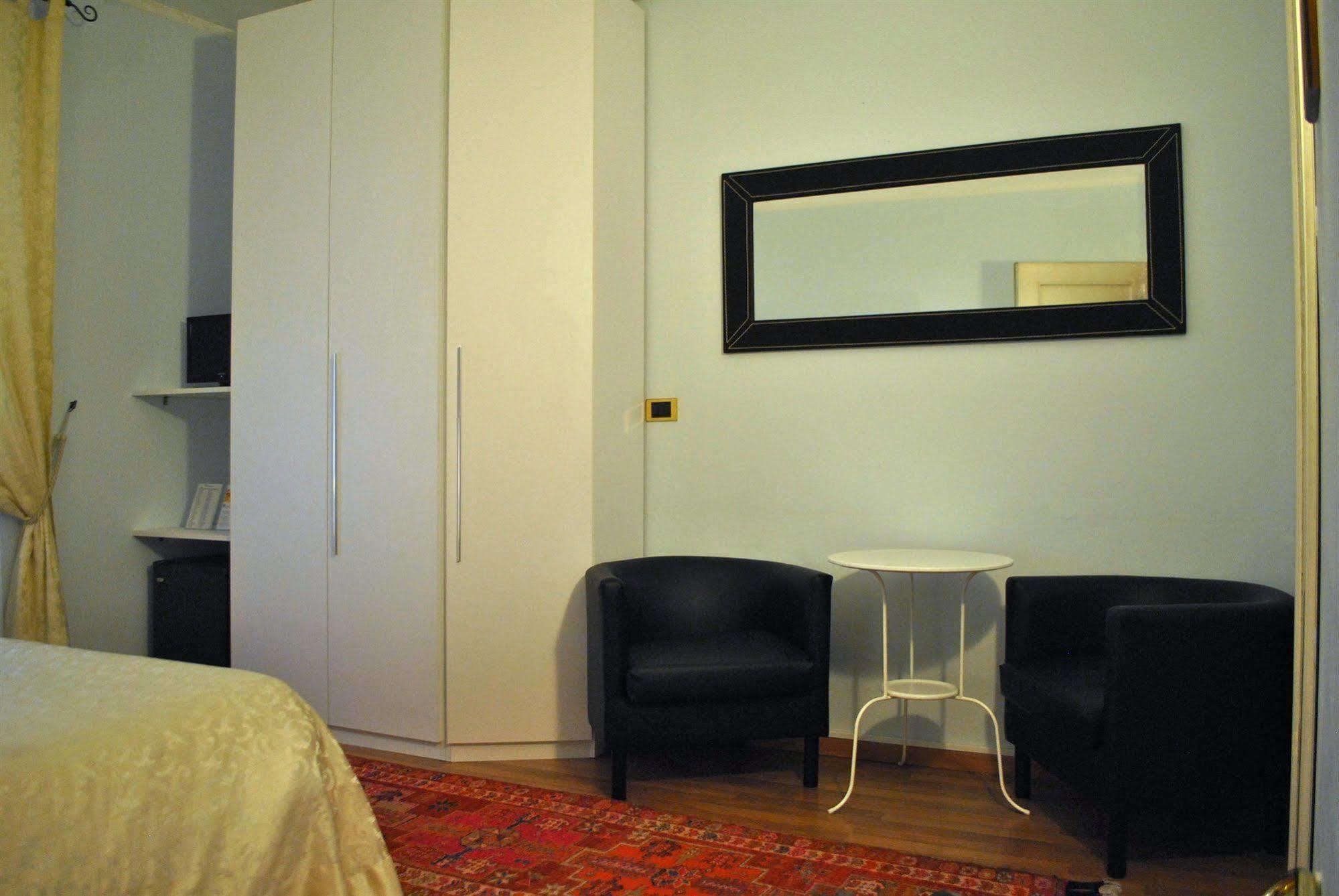 Hotel Il Loggiato Dei Serviti Como Exteriör bild