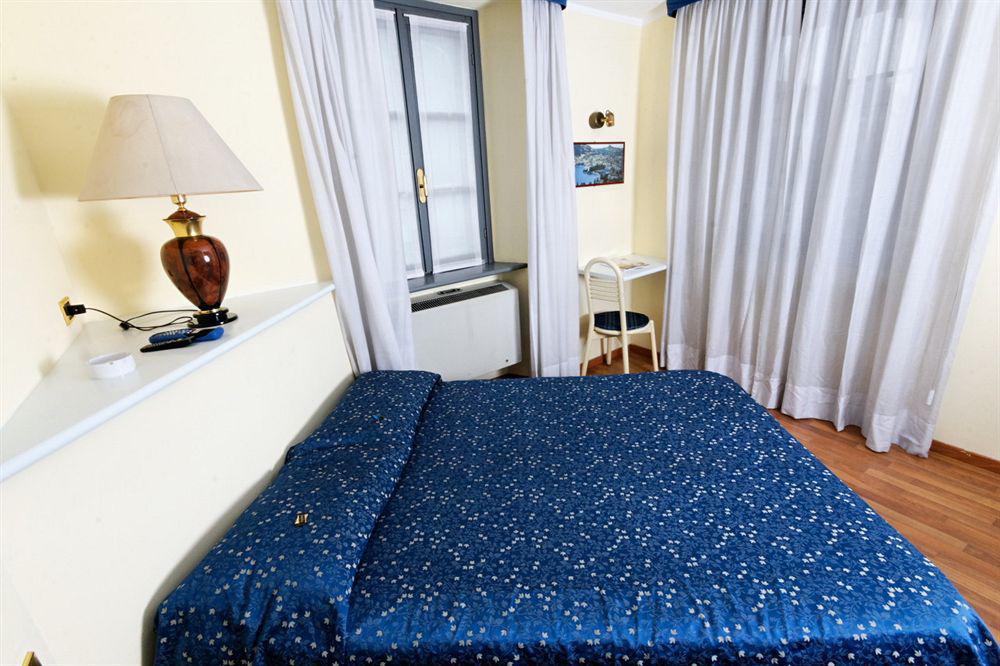 Hotel Il Loggiato Dei Serviti Como Exteriör bild